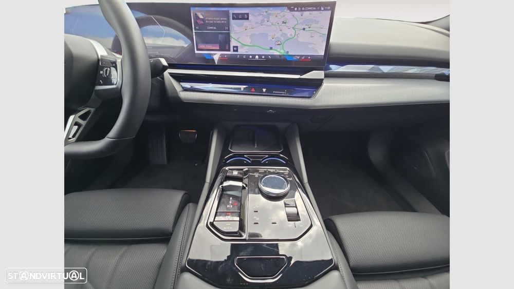BMW 530 e Pack Desportivo M - 13