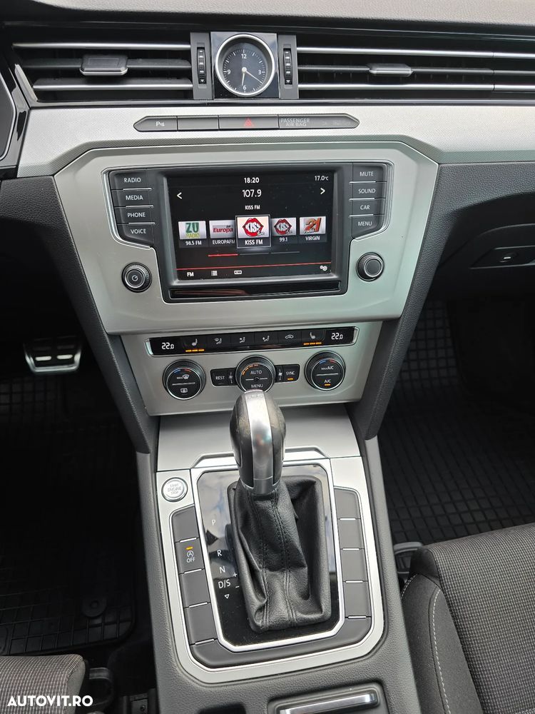 Volkswagen Passat 2.0 TDI DSG Comfortline - 12