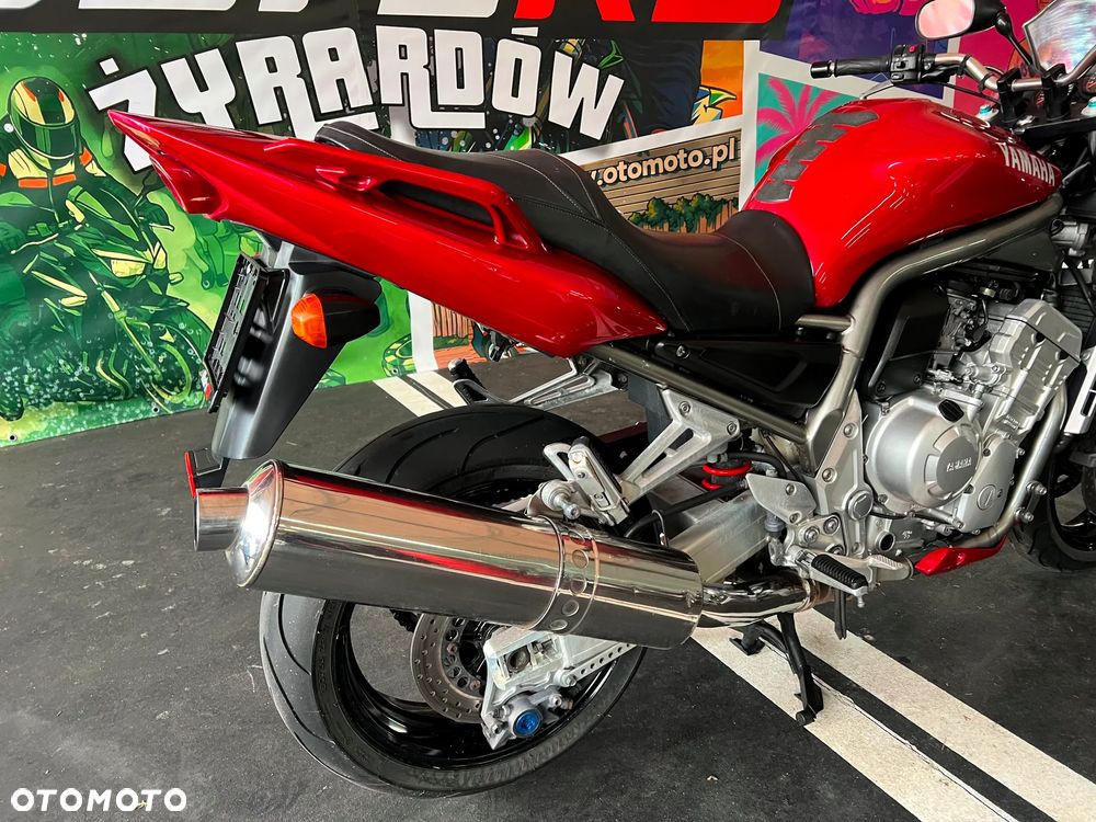 Yamaha FZS - 15