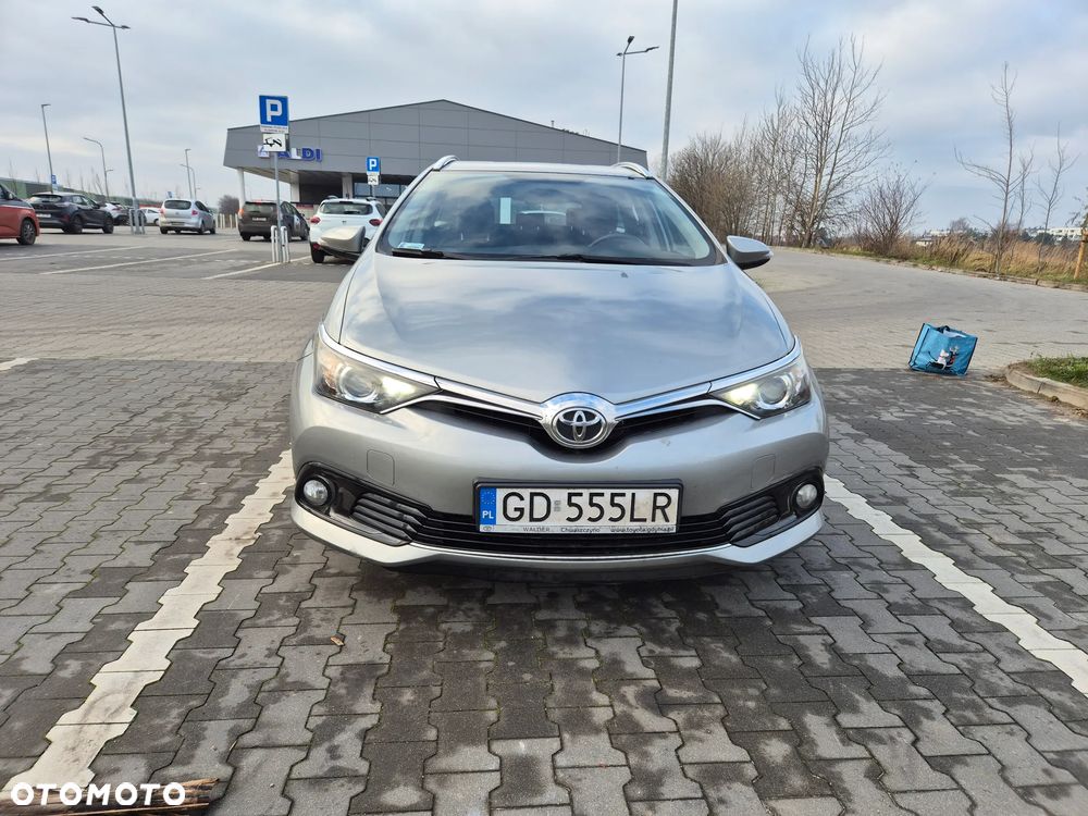 Toyota Auris 1.6 Premium - 8