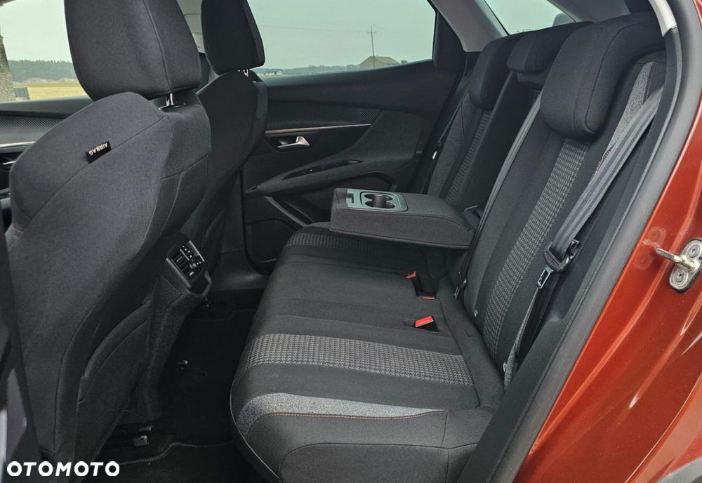 Peugeot 3008 1.2 PureTech Active S&S EAT8 - 23