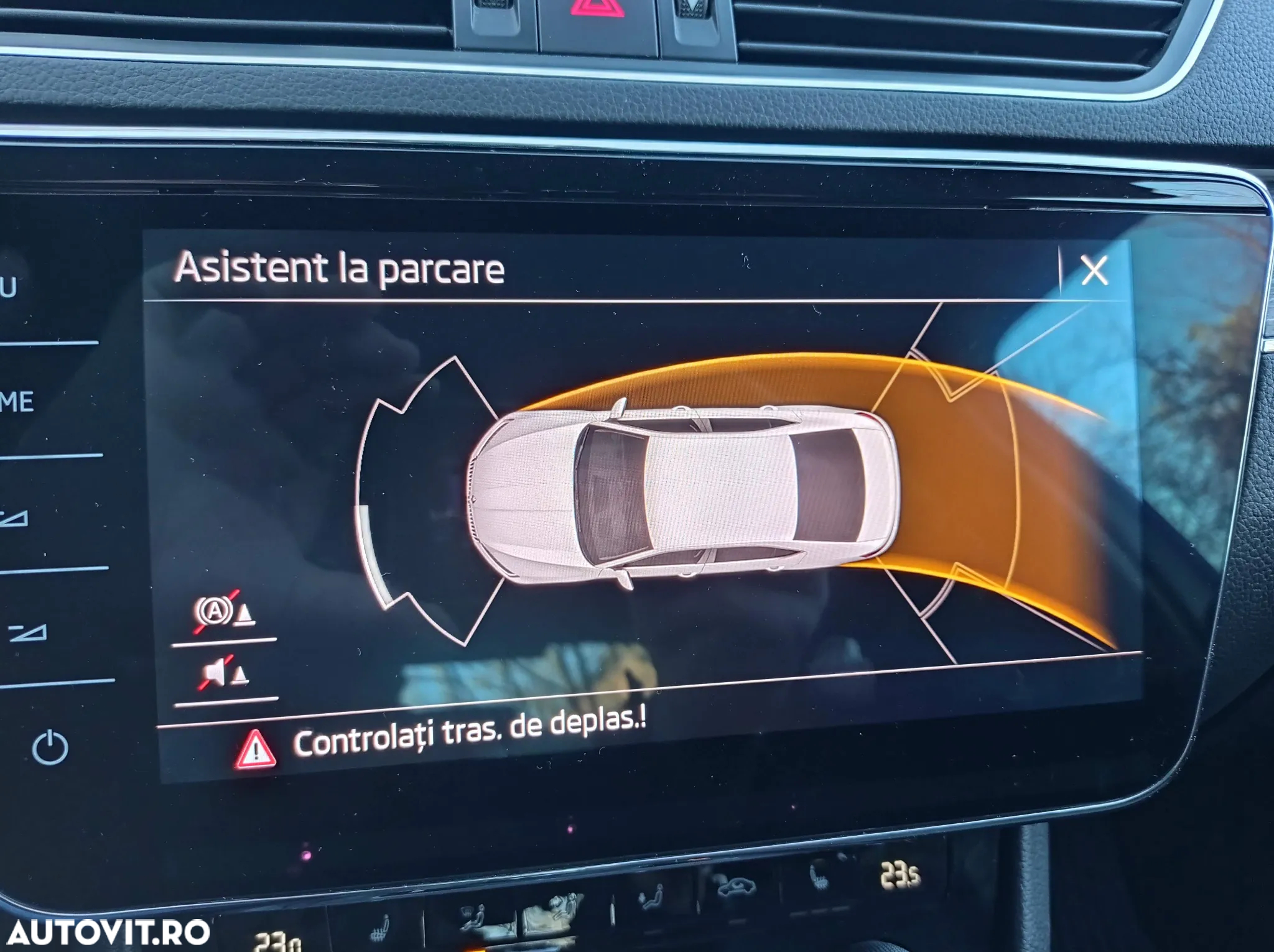 Skoda Superb 2.0 TDI DSG Style - 34