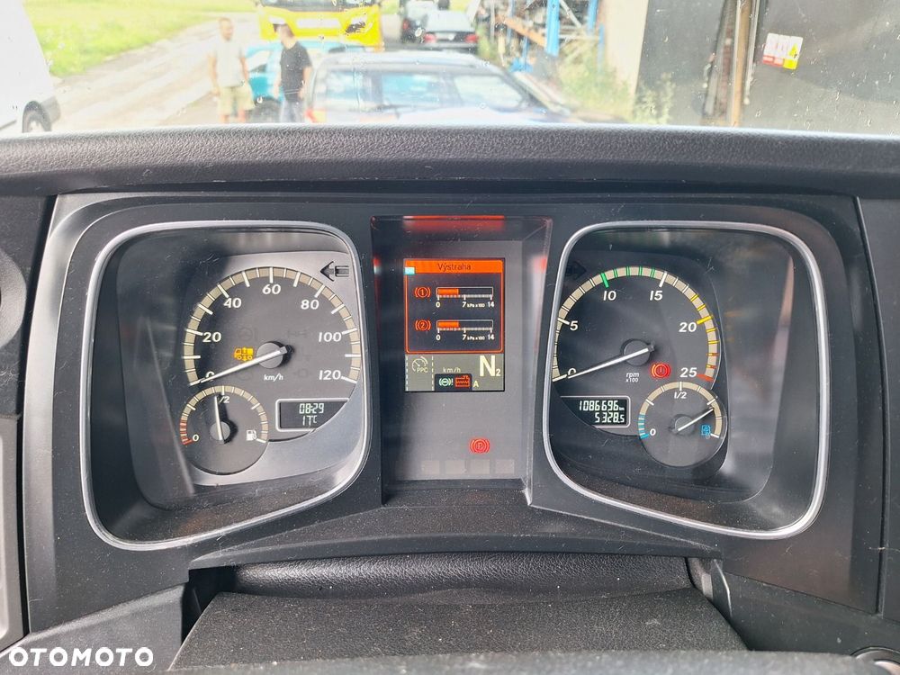 Versalift Actros 1845 - 16