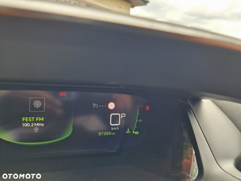 Peugeot 2008 1.5 BlueHDi Allure S&S EAT8 - 25