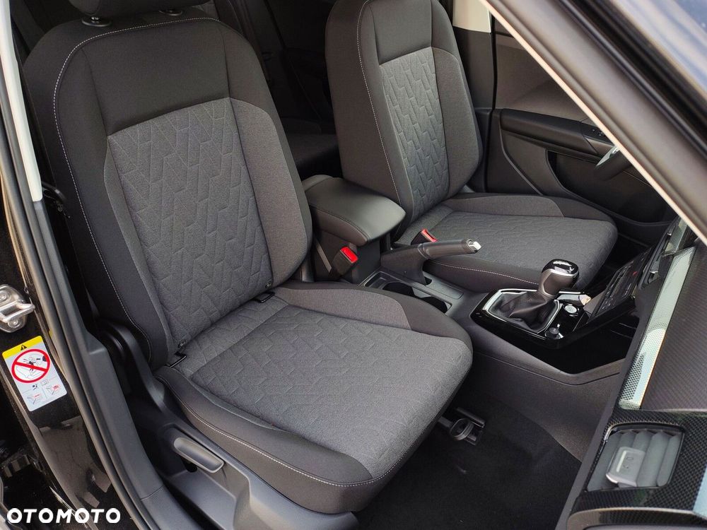 Volkswagen T-Cross - 12