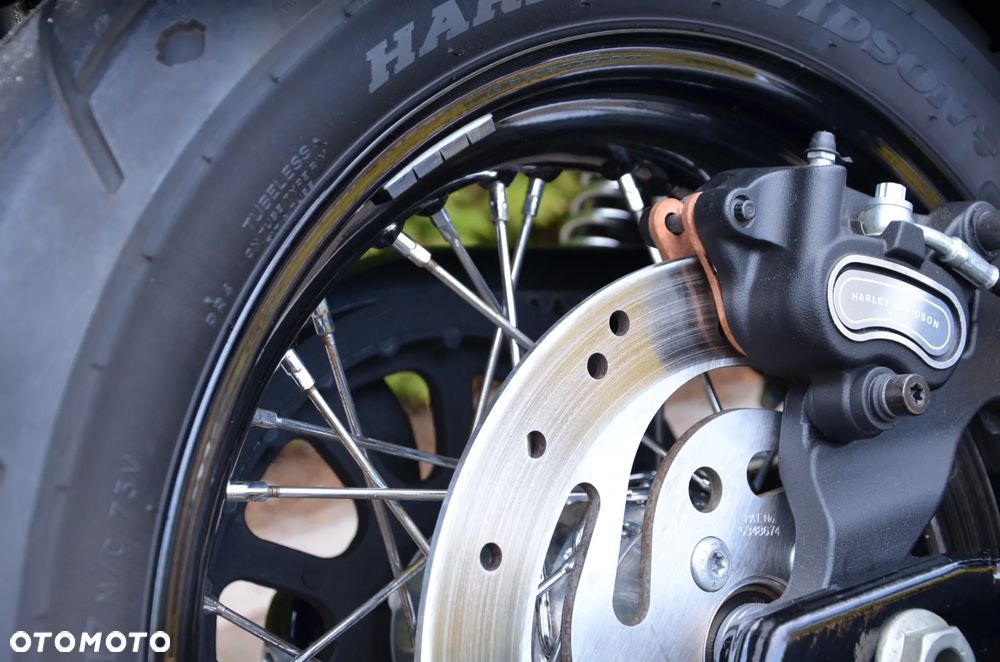 Harley-Davidson Dyna Street Bob - 29