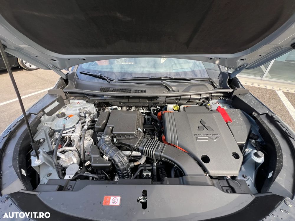 Mitsubishi Outlander 2.4 L 4X4 PHEV Instyle Ultimate - 21