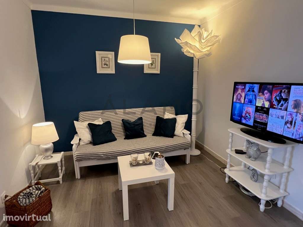 T1 Renovado a 300m da Praia - Conforto, Luz e Localização Premium e... - Grande imagem: 2/16