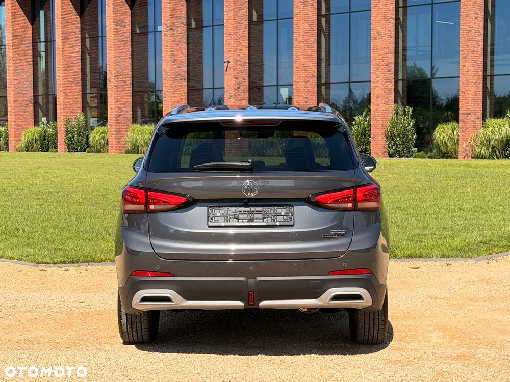 MG ZS Hybrid+ - 11
