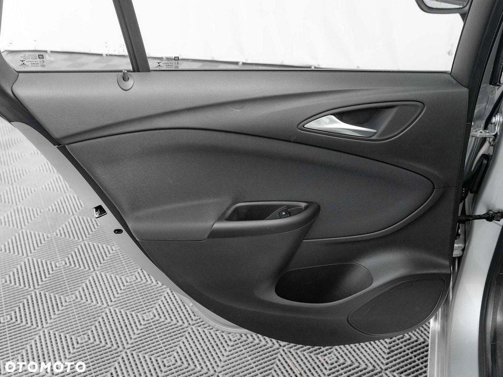 Opel Astra 1.2 T Edition S&S - 22