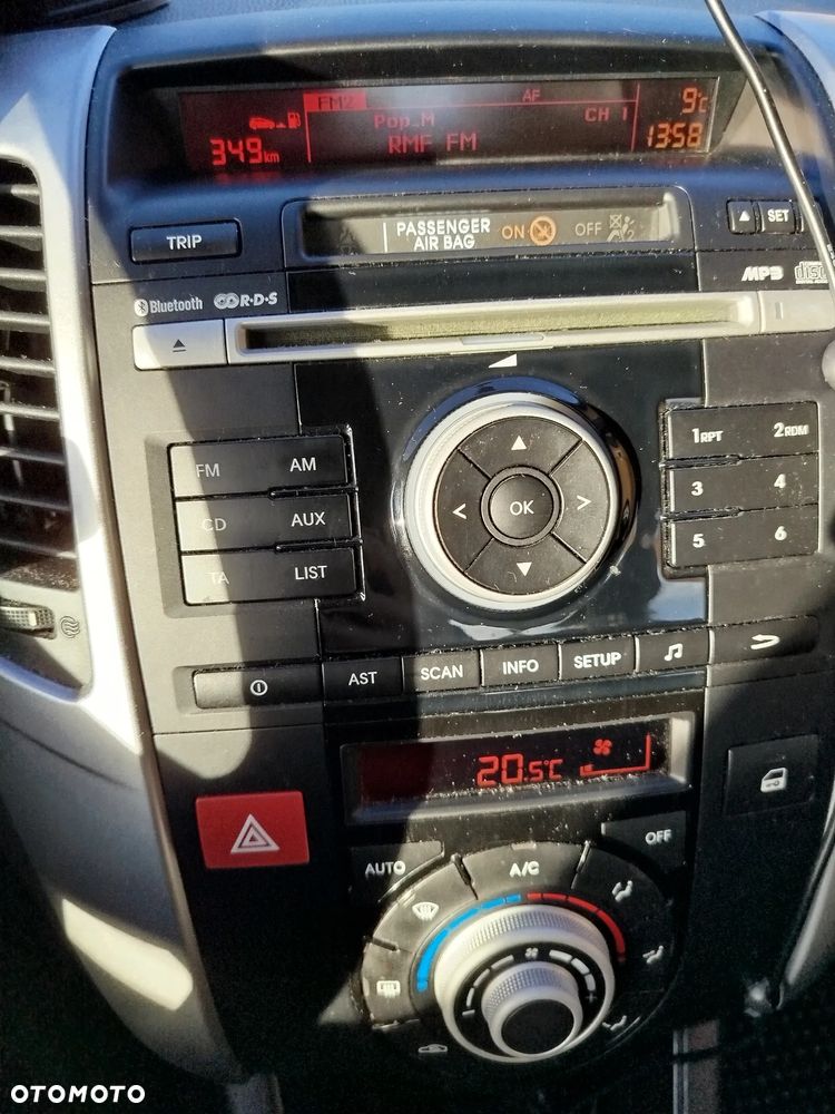 Kia Venga 1.6 L - 10