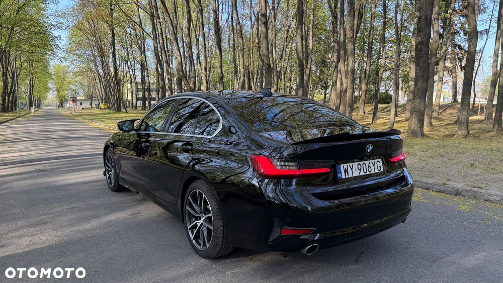BMW Seria 3 330i M Sport - 3