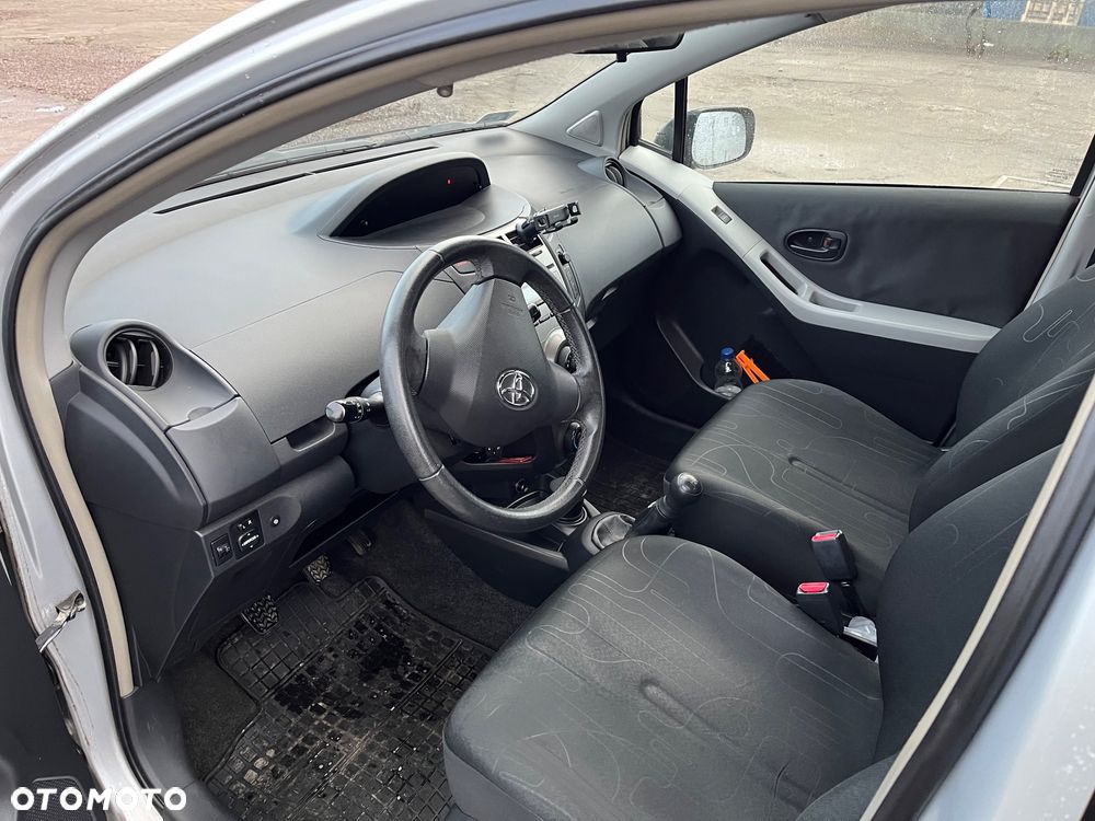 Toyota Yaris 1.0 Terra A/C - 8