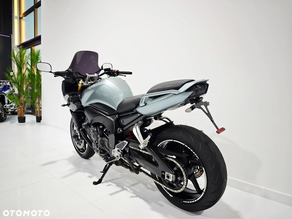 Yamaha FZ - 19
