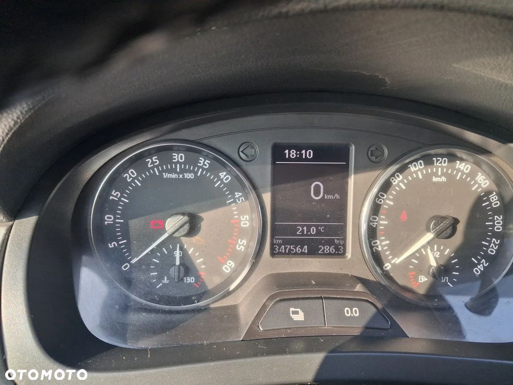 Skoda RAPID 1.6 TDI DPF Ambition Max - 5
