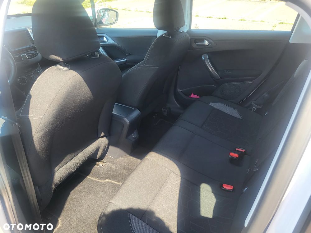 Peugeot 2008 1.2 Pure Tech Active - 15