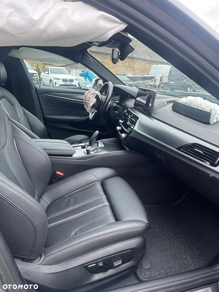 BMW Seria 5 530d xDrive mHEV M Sport sport - 10