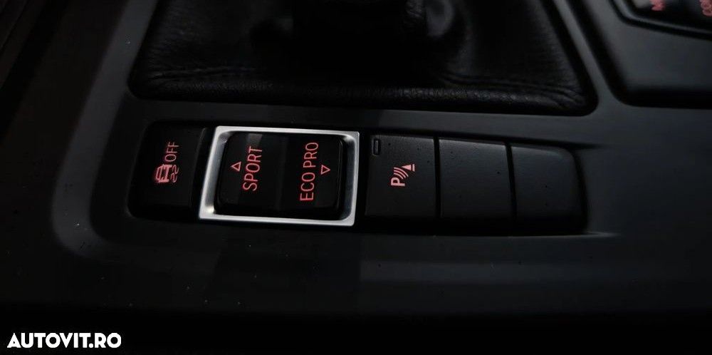 BMW X1 sDrive18i - 18