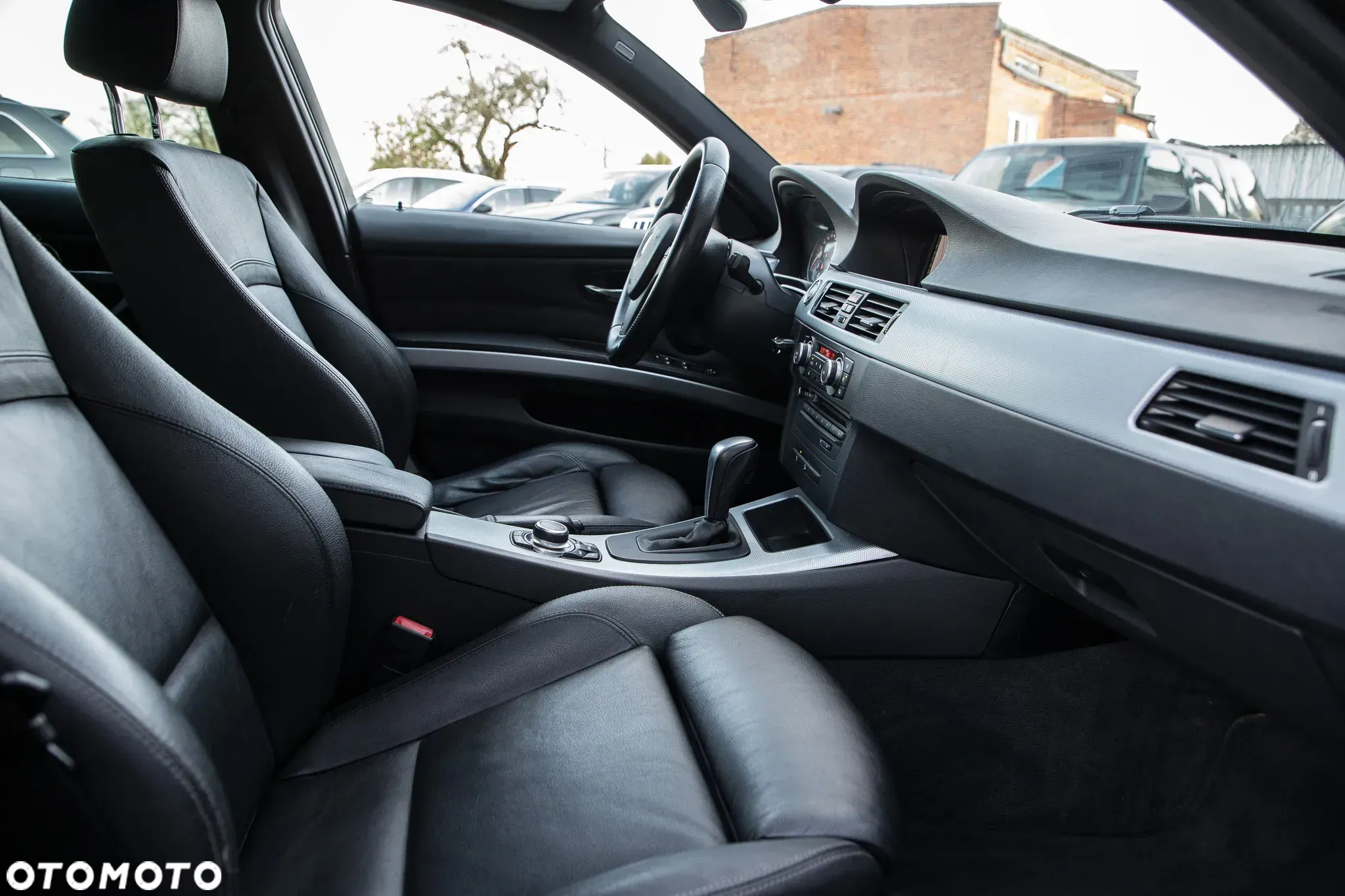 BMW Seria 3 330d xDrive DPF Touring Edition Sport - 32
