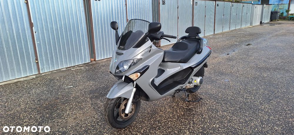 Piaggio Xevo - 1