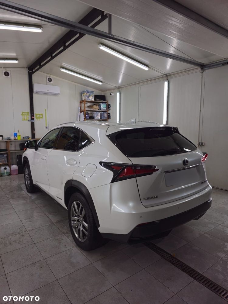 Lexus NX 300h Prestige AWD - 4