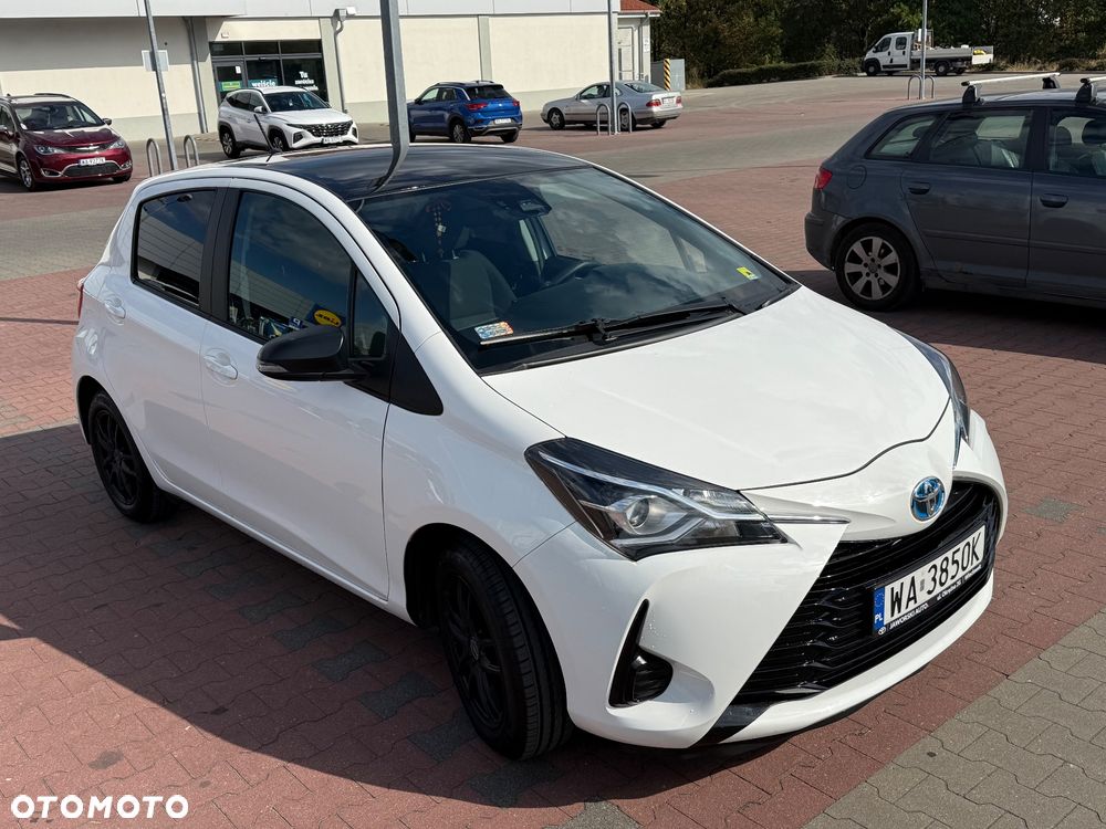 Toyota Yaris Hybrid 100 Dynamic - 3