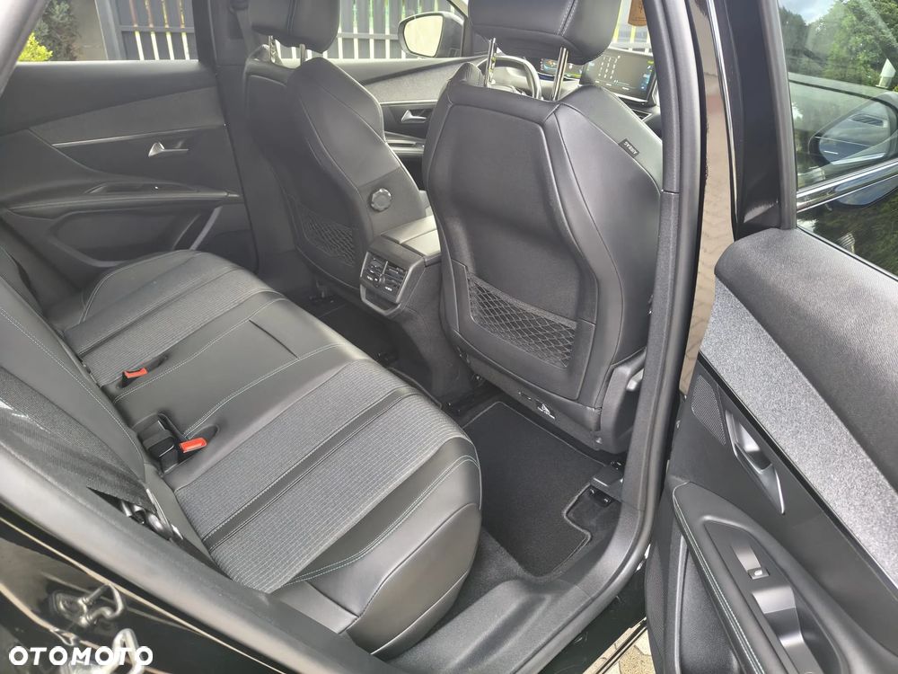 Peugeot 3008 225 e-EAT8 Allure - 26