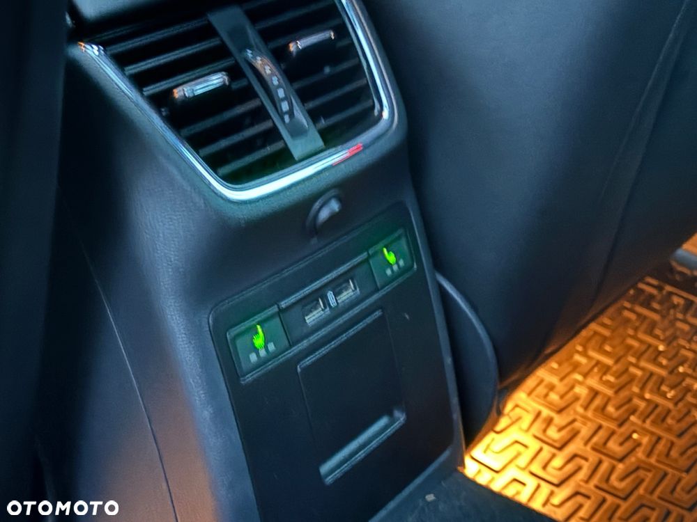 Skoda Octavia 2.0 TSI RS - 11