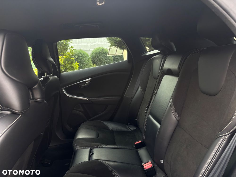 Volvo V40 D4 Drive-E R-Design Momentum - 23