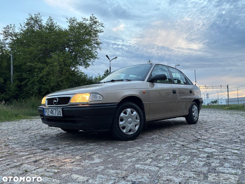Opel Astra 1.4 Base - 1
