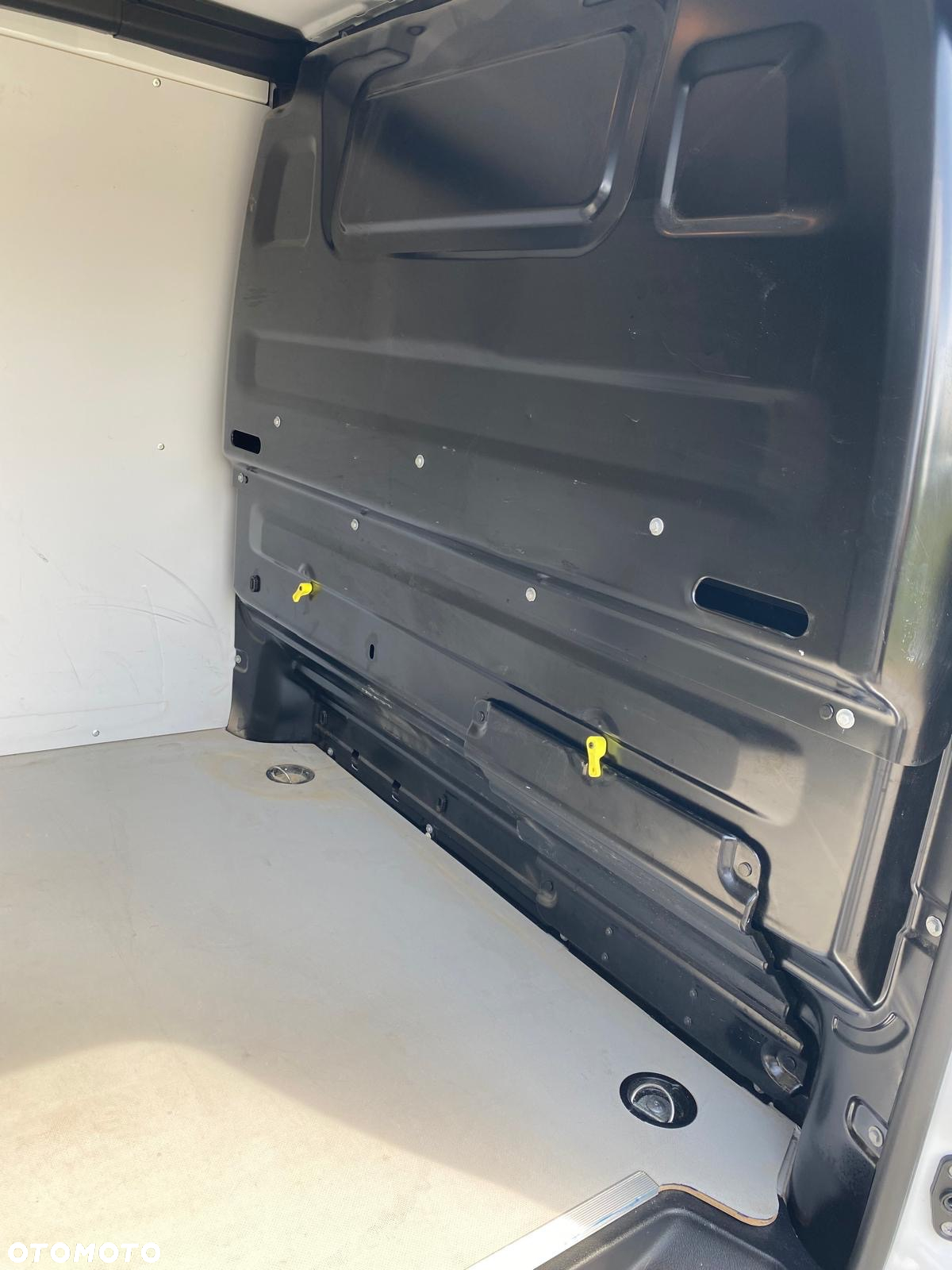Opel Vivaro - 31