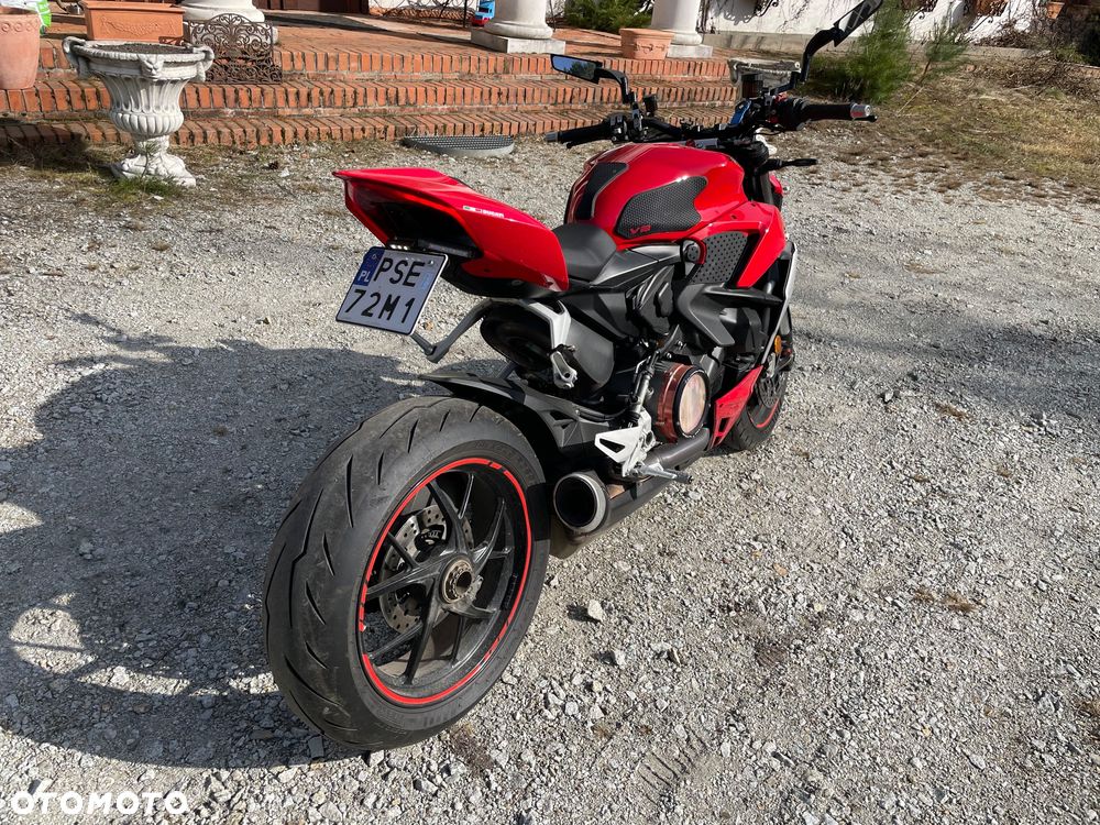 Ducati Streetfighter V2 - 2