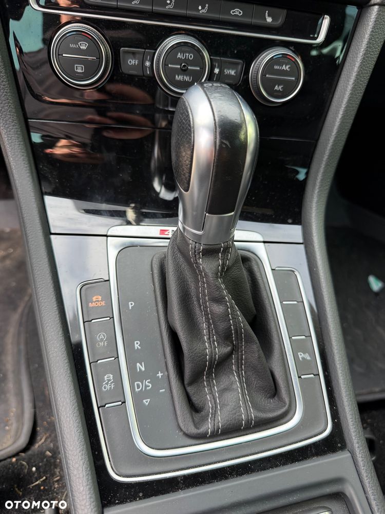 Volkswagen Golf - 15