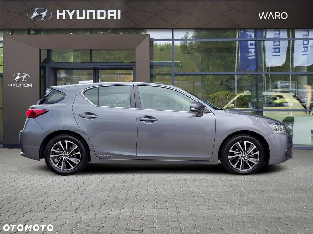 Lexus CT - 7