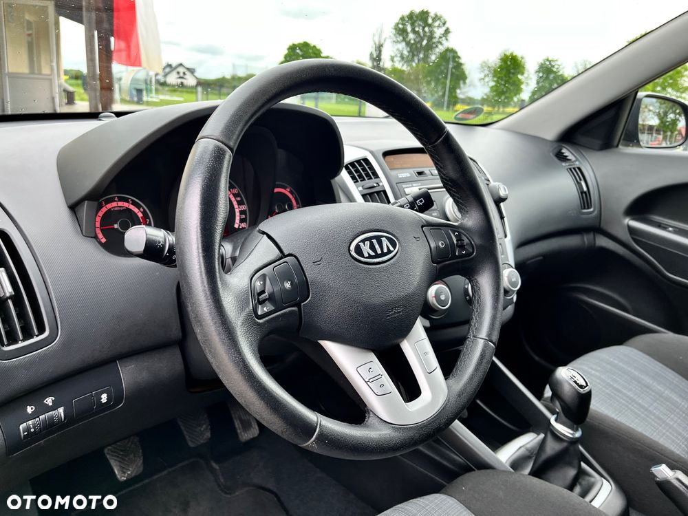 Kia Ceed 1.4 CVVT Attract - 12