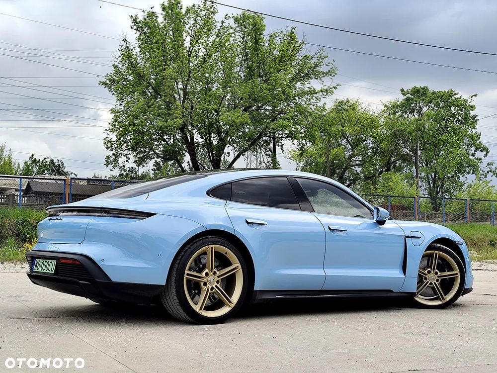 Porsche Taycan - 5