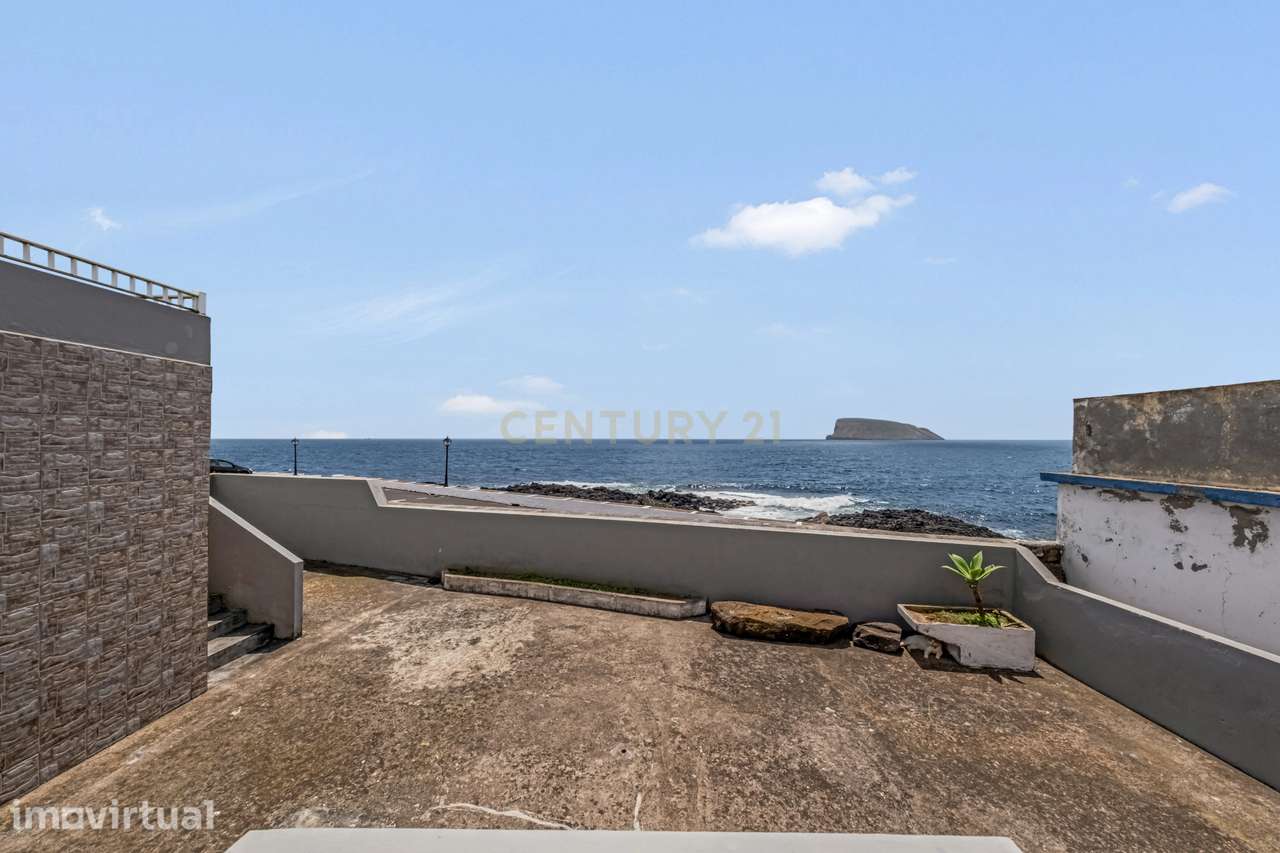 Moradia junto às Piscinas Naturais do Porto Judeu com garagem. - Grande imagem: 4/18