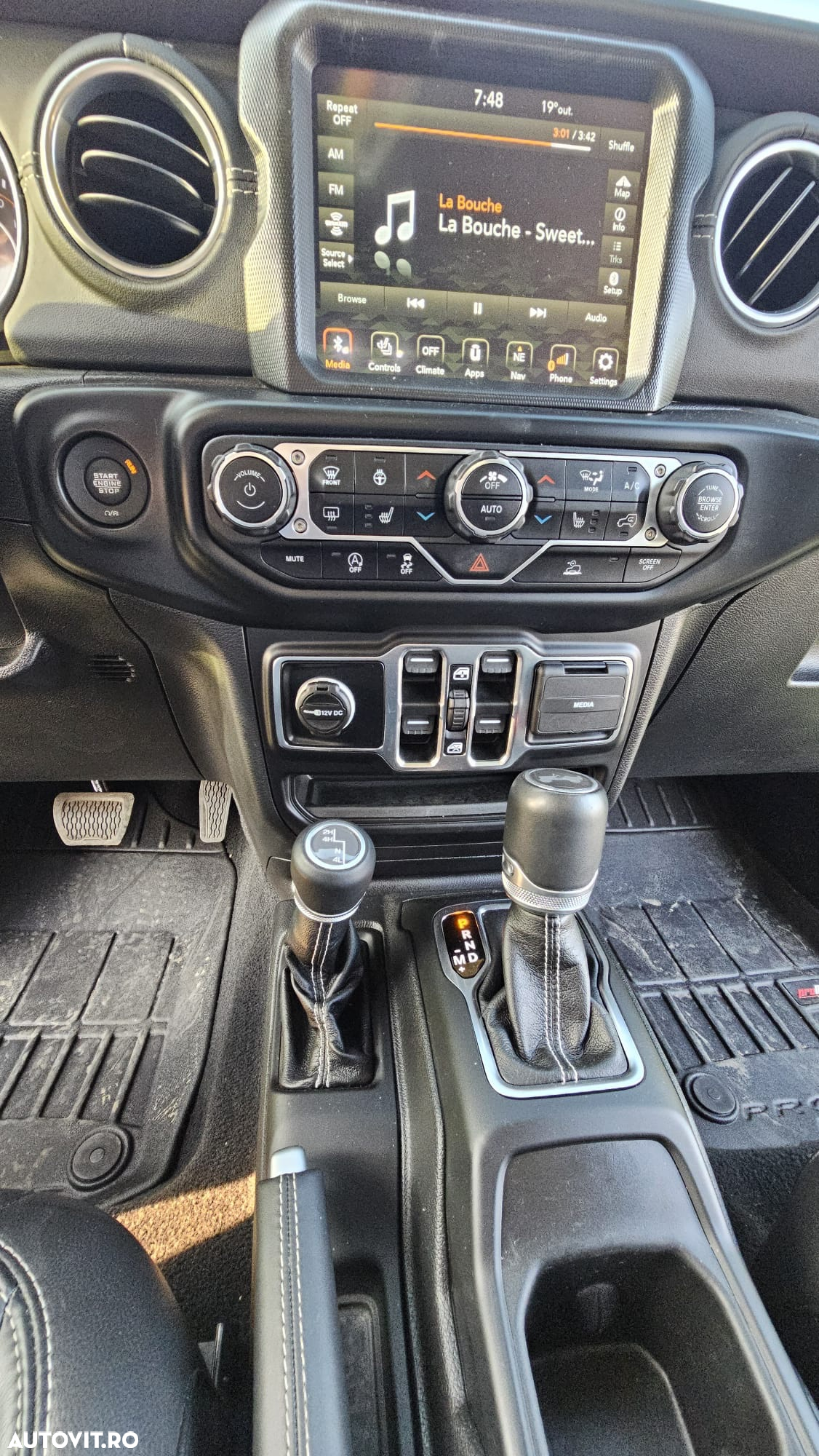 Jeep Wrangler Unlimited 2.0 Turbo AT8 Sahara - 27