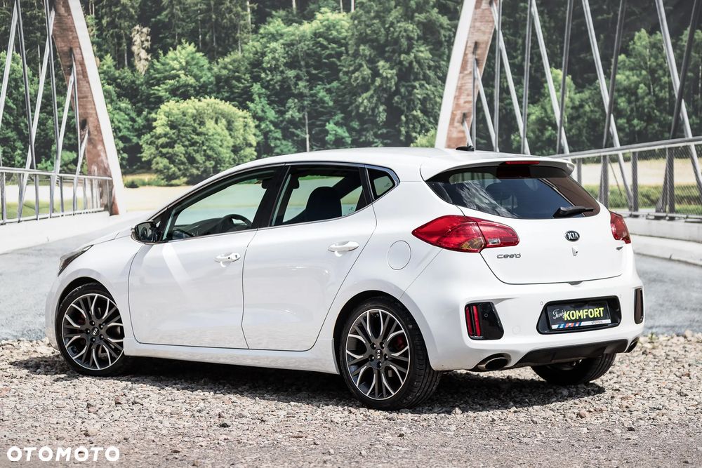Kia Ceed 1.6 T-GDI GT - 7