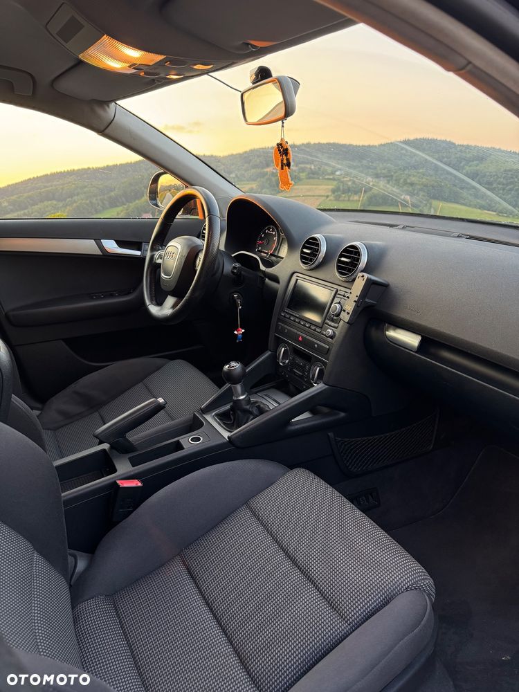 Audi A3 Sportback 1.8 TFSI Ambiente - 16