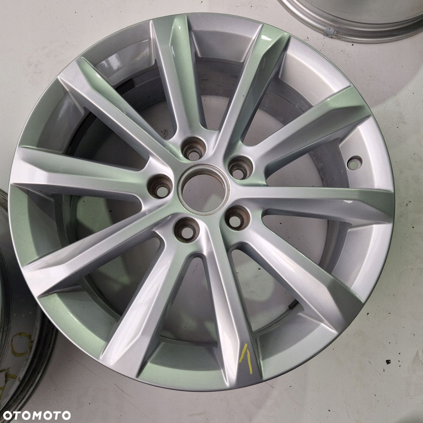VW PASSAT B8 3GO 17" 5x112 ET41 - 2