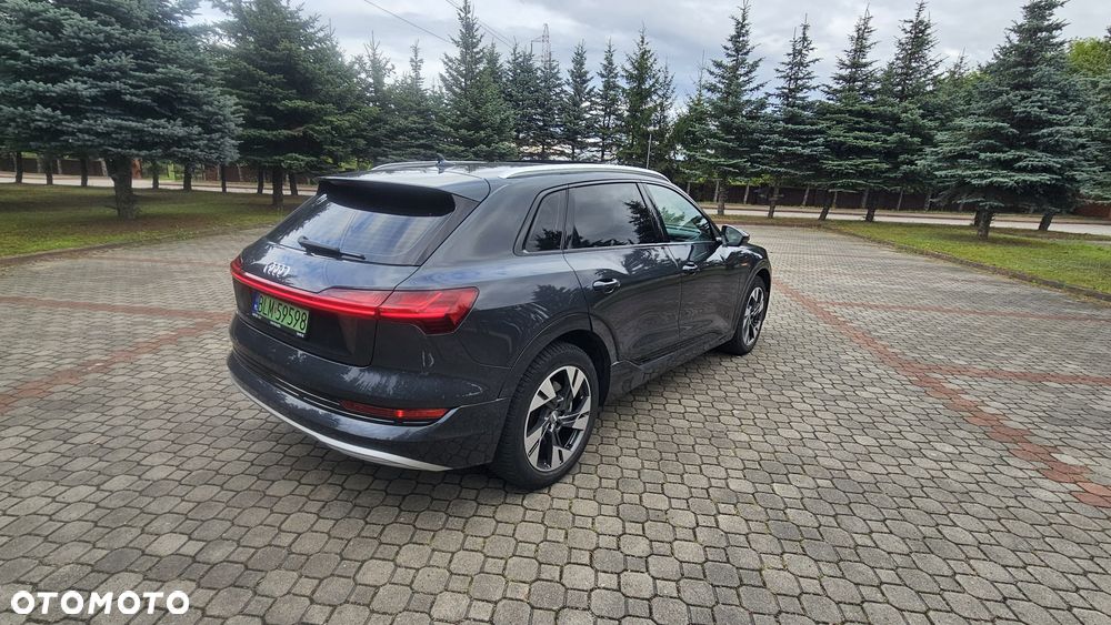Audi e-tron - 4