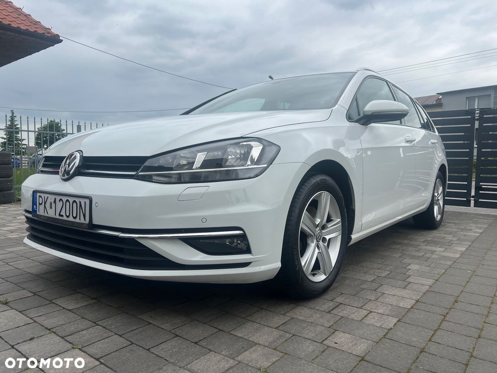 Volkswagen Golf - 1