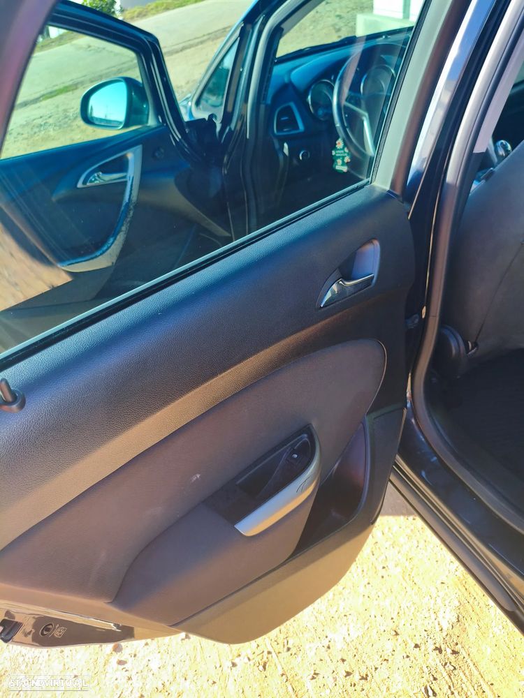 Opel Astra Sports Tourer - 13