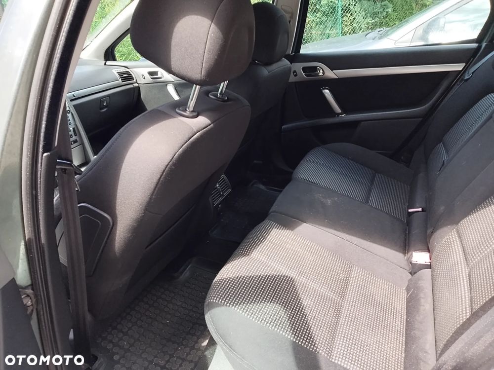 Peugeot 407 - 6