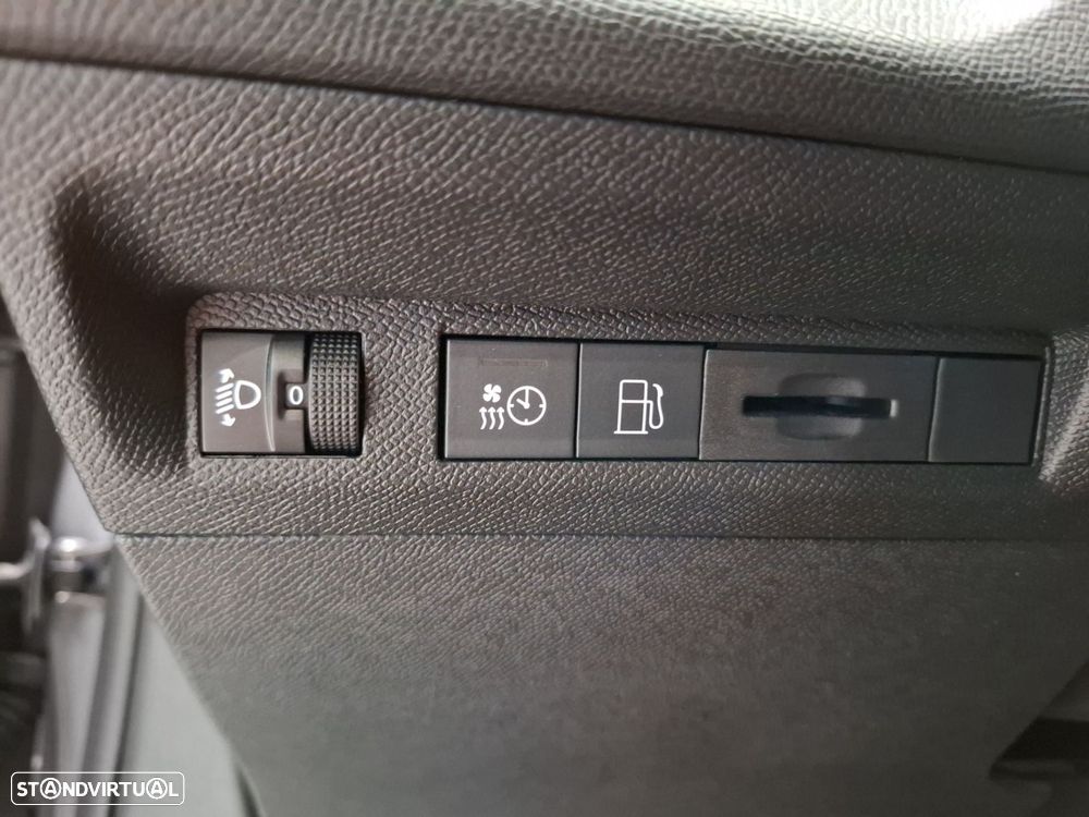 Peugeot 408 1.2 PureTech Allure EAT8 - 25