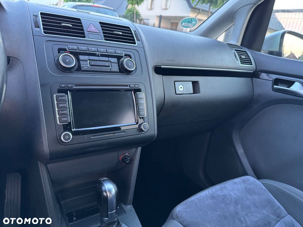 Volkswagen Touran 2.0 TDI DPF Highline DSG - 15