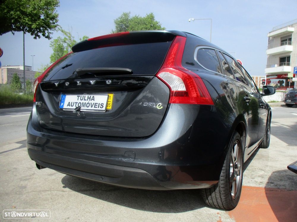Volvo V60 DRIVe Momentum - 11