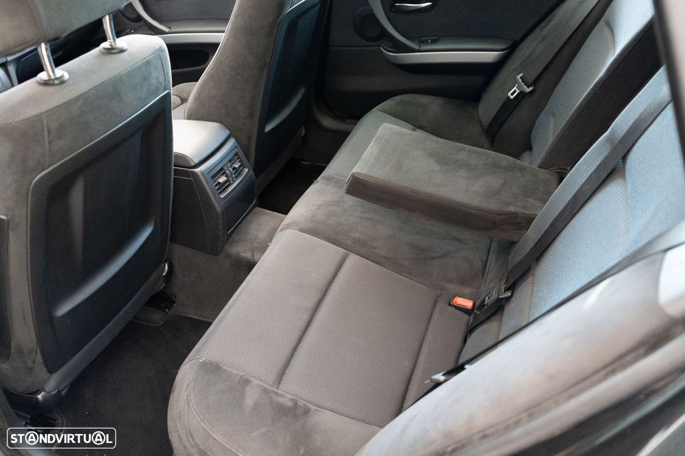 BMW 320 d Navigation Sport - 10