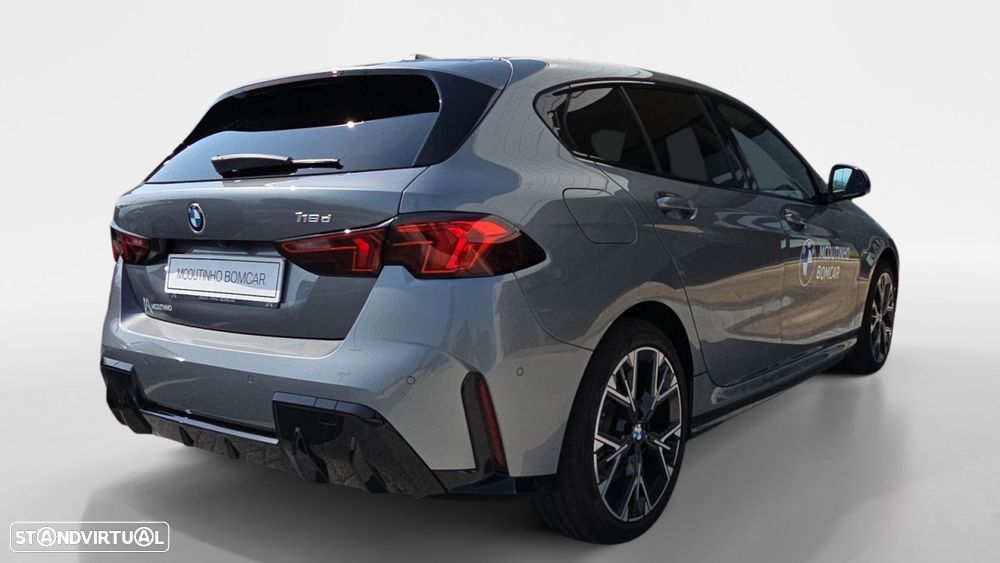 BMW 118 d Pack Desportivo M - 10